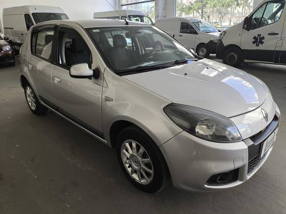 RENAULT SANDERO 1.6 PRIVILÉGE 16V FLEX 4P AUTOMÁTICO RENAULT SANDERO 1.6 PRIVILÉGE 16V FLEX 4P AUTOMÁTICO
